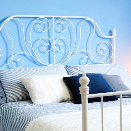 Villa Aurelia - Seafront Apartment With Terrace 콰르투 산텔레나 외부 사진