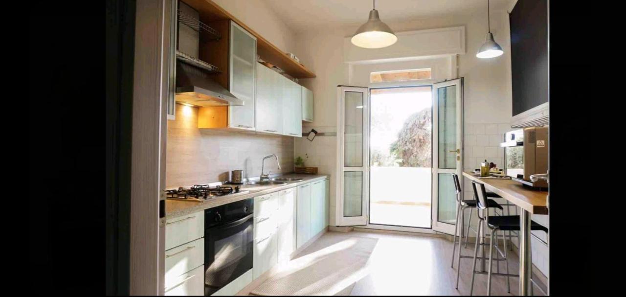 Villa Aurelia - Seafront Apartment With Terrace 콰르투 산텔레나 외부 사진