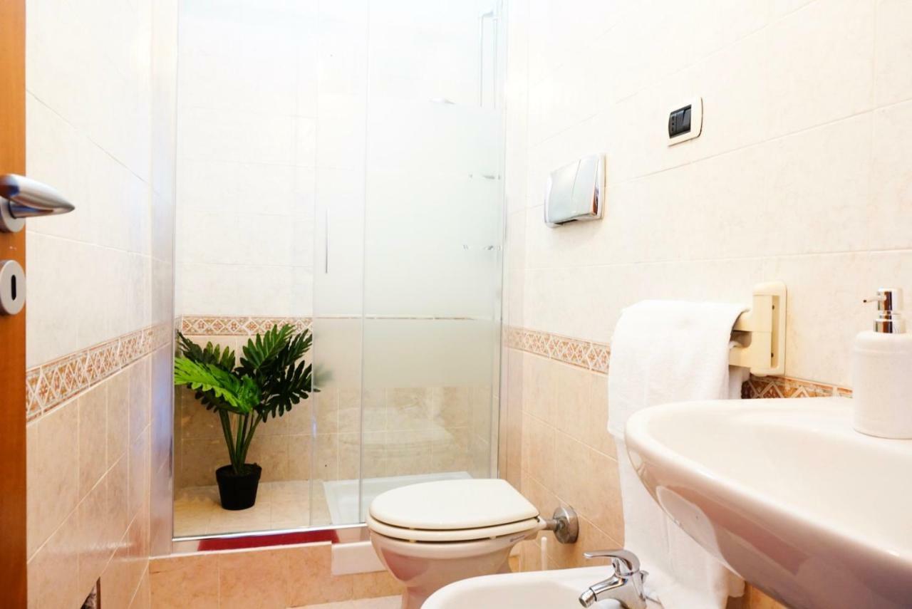 Villa Aurelia - Seafront Apartment With Terrace 콰르투 산텔레나 외부 사진
