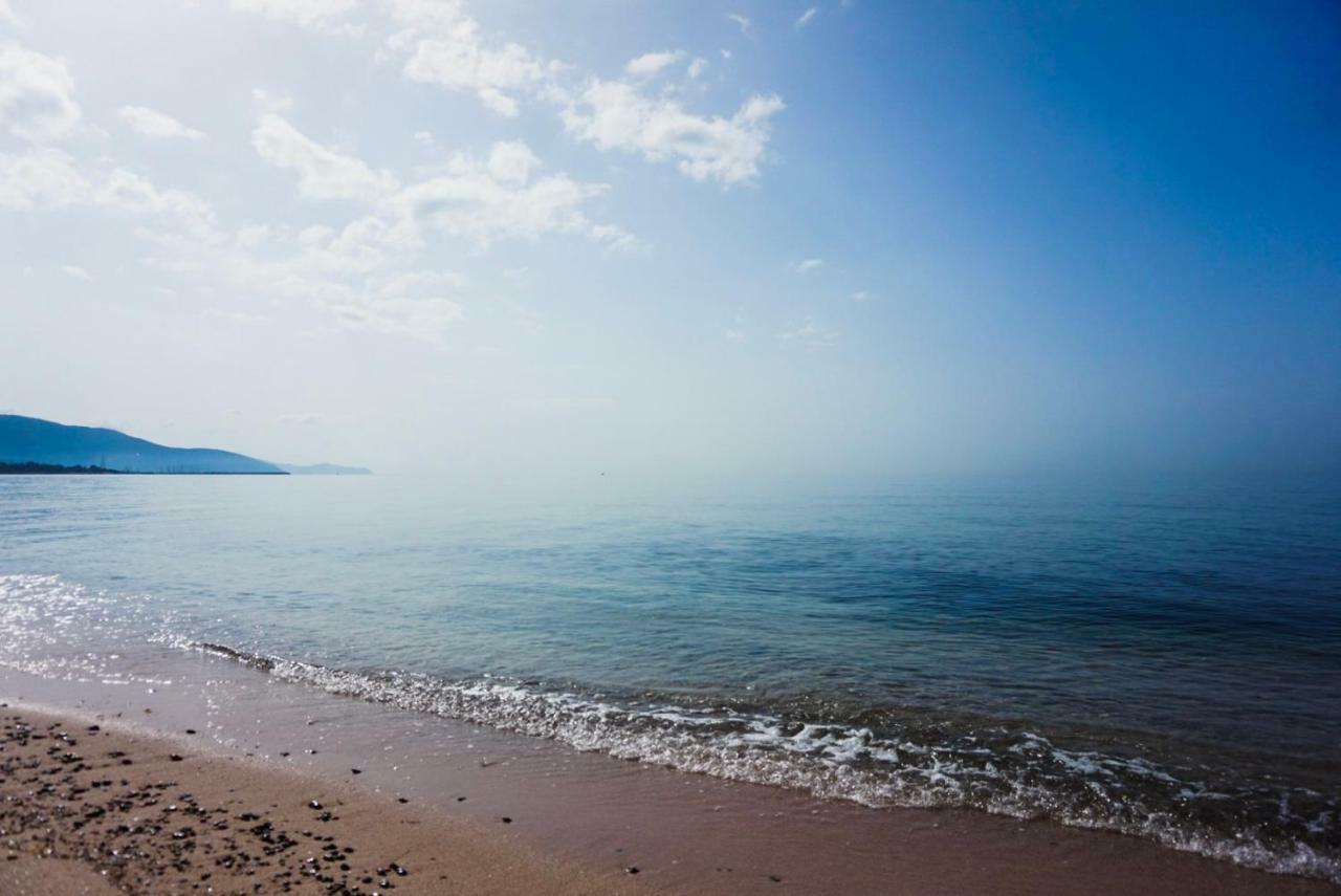 Villa Aurelia - Seafront Apartment With Terrace 콰르투 산텔레나 외부 사진